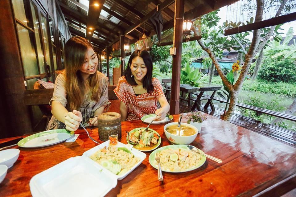 반수안리라와디 호텔 암파와 외부 사진